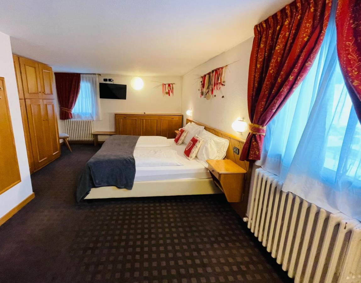 Hotel Piccolo Tibet Livigno Exteriör bild