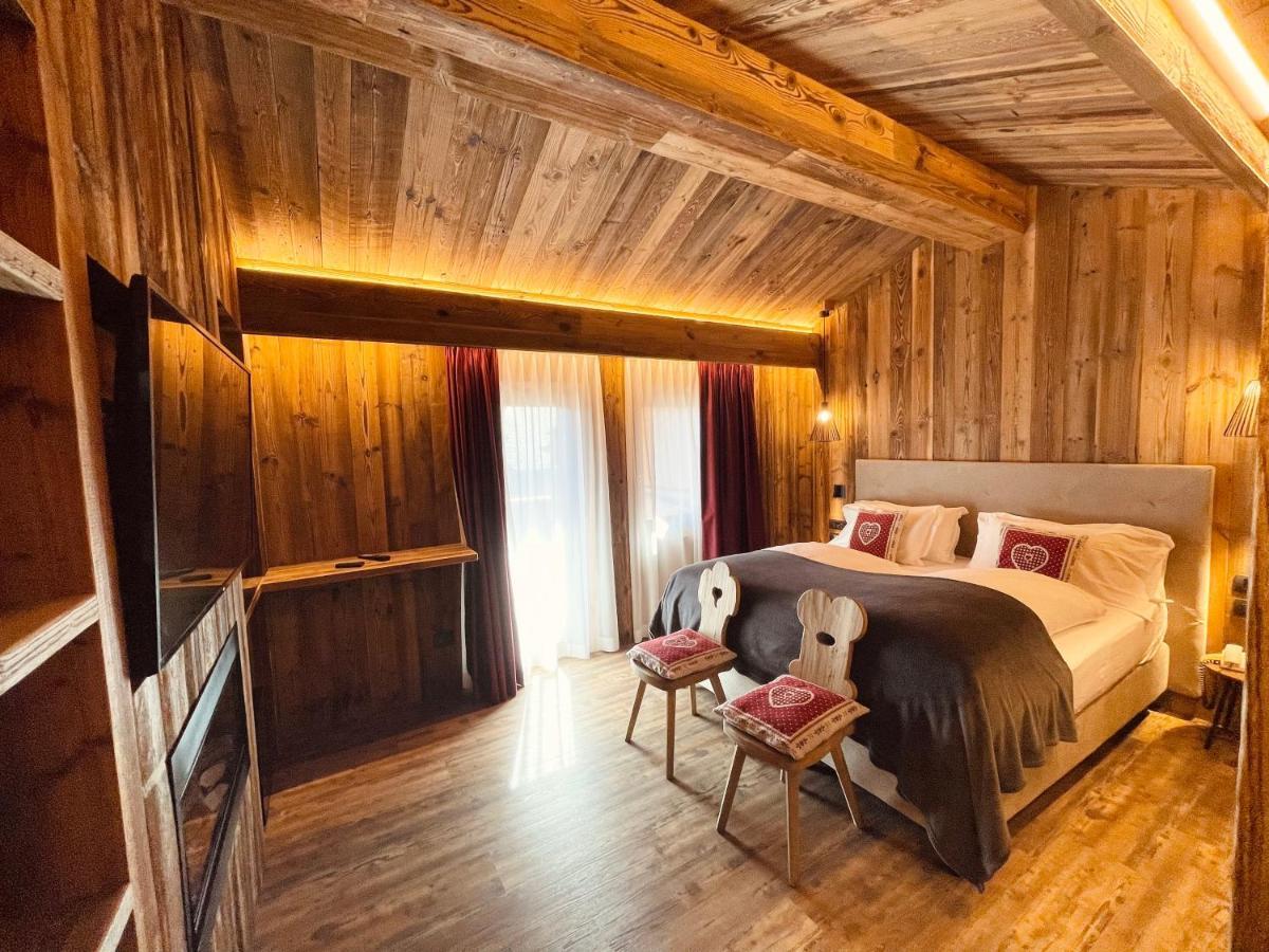 Hotel Piccolo Tibet Livigno Exteriör bild