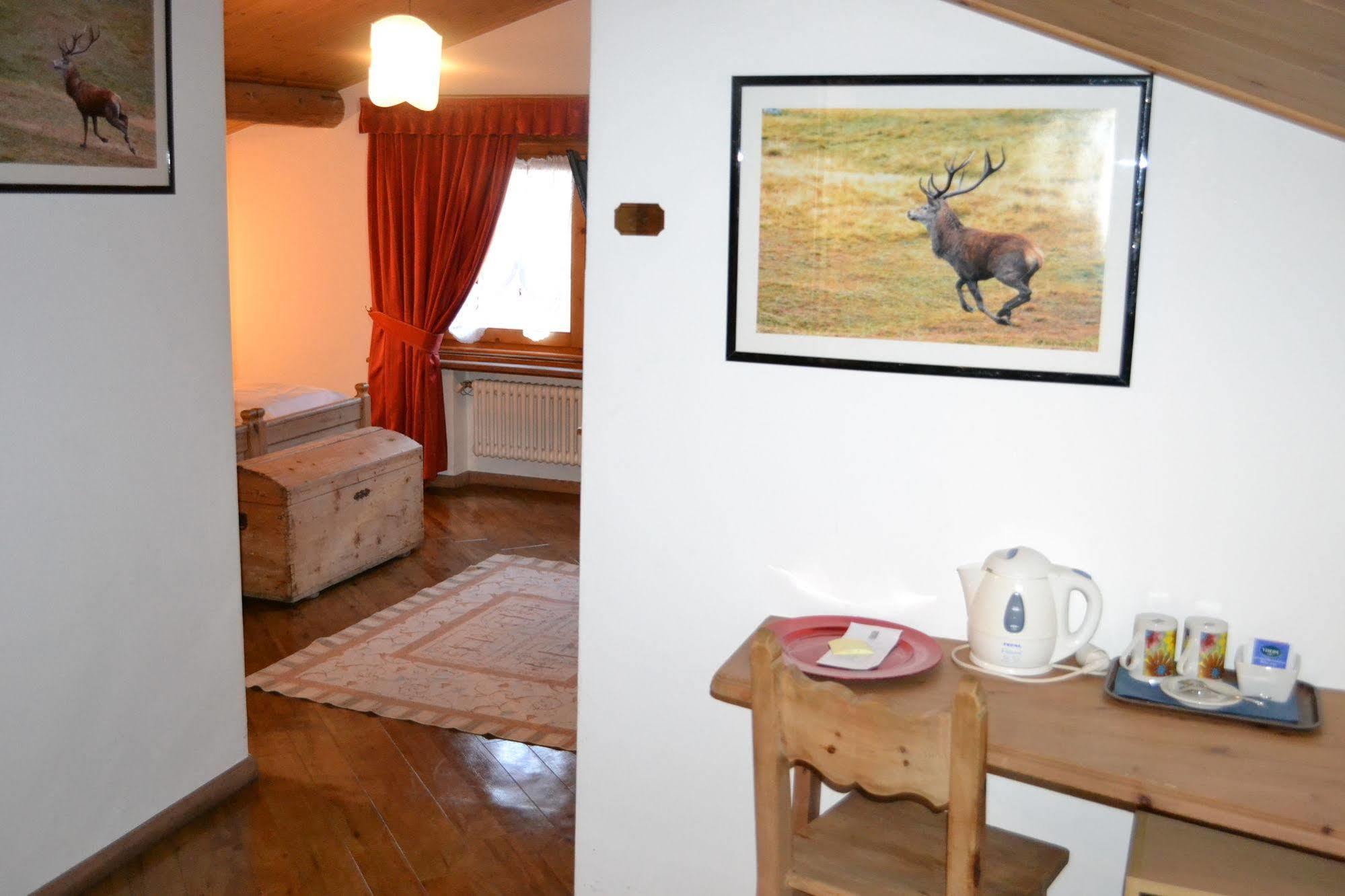 Hotel Piccolo Tibet Livigno Exteriör bild