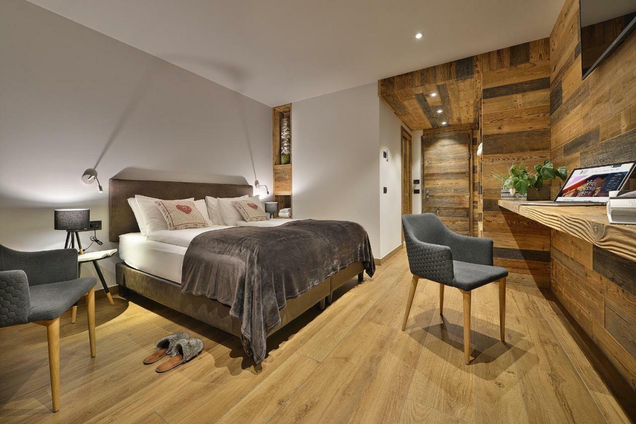 Hotel Piccolo Tibet Livigno Exteriör bild
